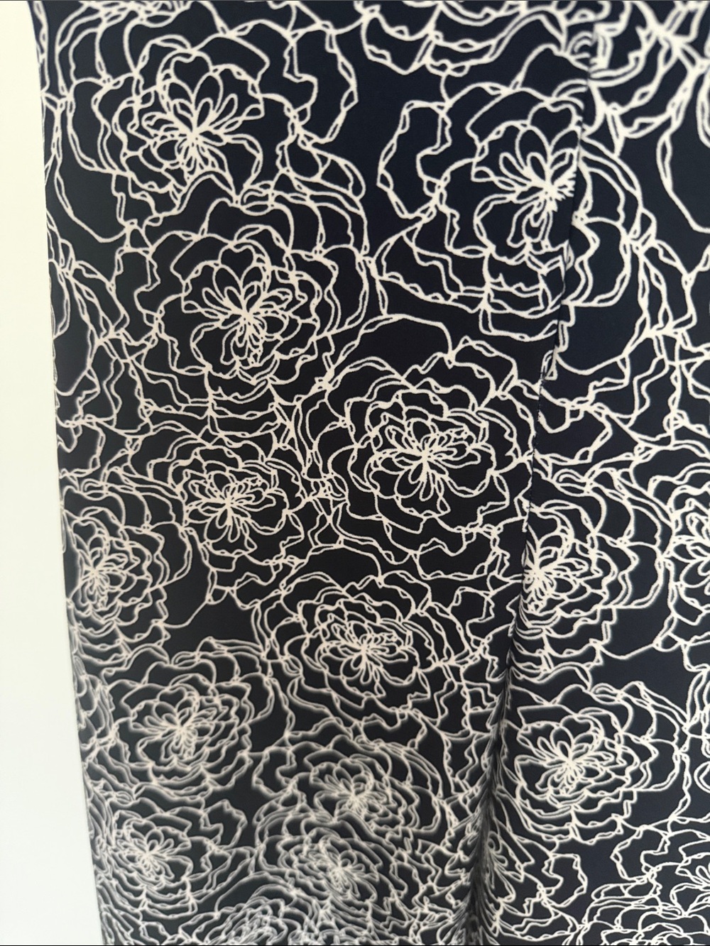 Tommy Hilfiger Blue Midi Skirt with White Floral Print - Picture 4 of 5